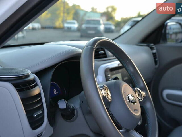 Білий Кіа Soul, об'ємом двигуна 0 л та пробігом 74 тис. км за 11500 $, фото 14 на Automoto.ua