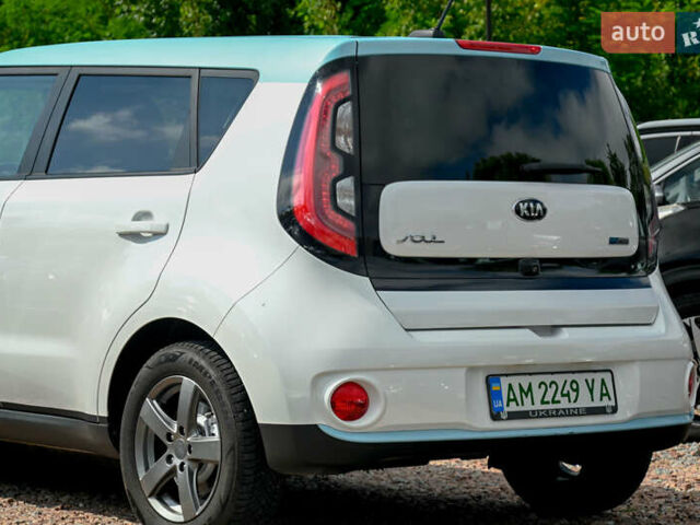 Белый Киа Soul, объемом двигателя 0 л и пробегом 112 тыс. км за 10999 $, фото 8 на Automoto.ua