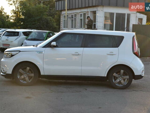 Білий Кіа Soul, об'ємом двигуна 0 л та пробігом 74 тис. км за 11500 $, фото 11 на Automoto.ua