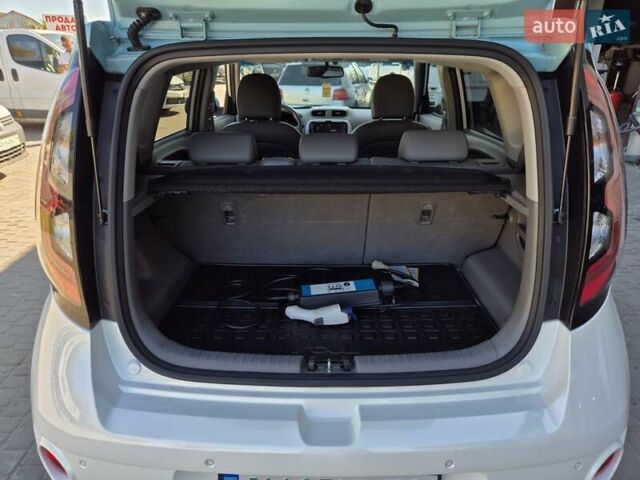 Белый Киа Soul, объемом двигателя 0 л и пробегом 38 тыс. км за 12999 $, фото 27 на Automoto.ua