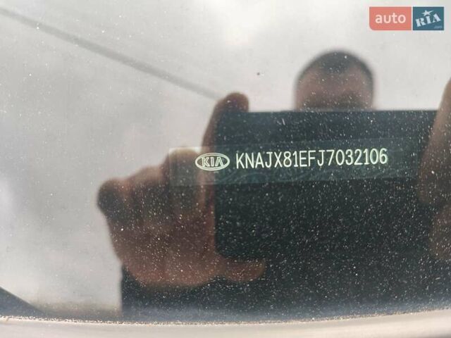 Білий Кіа Soul, об'ємом двигуна 0 л та пробігом 90 тис. км за 12000 $, фото 17 на Automoto.ua