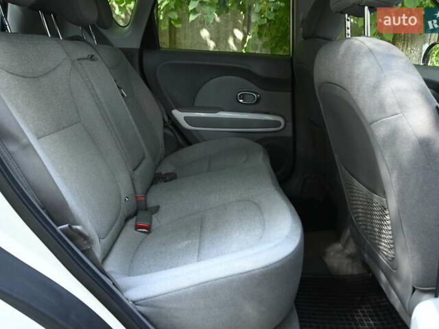 Белый Киа Soul, объемом двигателя 0 л и пробегом 112 тыс. км за 11800 $, фото 29 на Automoto.ua