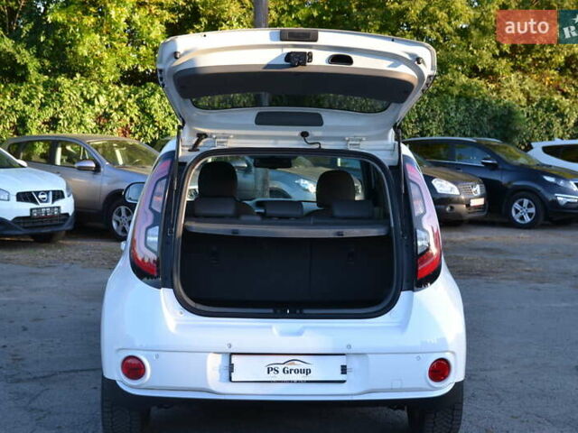 Білий Кіа Soul, об'ємом двигуна 0 л та пробігом 74 тис. км за 11500 $, фото 18 на Automoto.ua