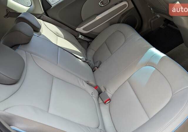 Білий Кіа Soul, об'ємом двигуна 0 л та пробігом 51 тис. км за 11800 $, фото 10 на Automoto.ua