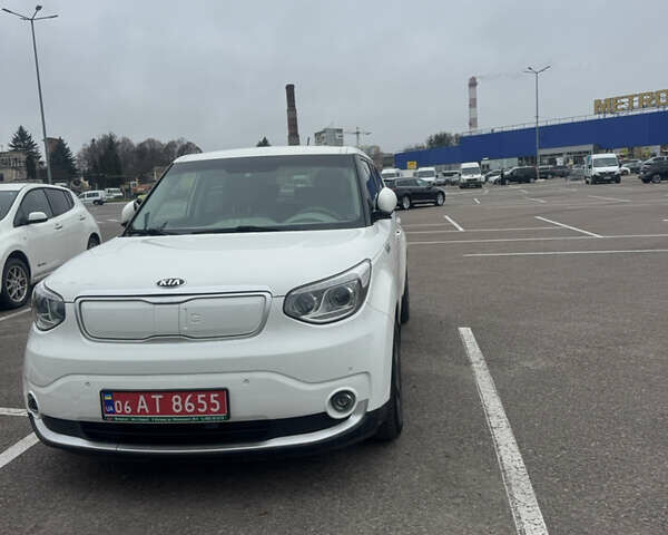 Белый Киа Soul, объемом двигателя 0 л и пробегом 124 тыс. км за 10550 $, фото 14 на Automoto.ua
