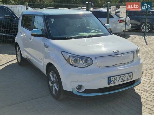 Белый Киа Soul, объемом двигателя 0 л и пробегом 38 тыс. км за 12999 $, фото 9 на Automoto.ua