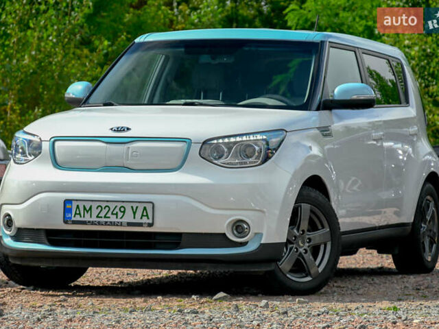 Белый Киа Soul, объемом двигателя 0 л и пробегом 112 тыс. км за 11800 $, фото 5 на Automoto.ua