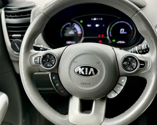 Киа Soul 2018 в Житомире на Automoto.ua Белый Киа Soul, объемом двигателя 0 л и пробегом 90 тыс. км за 11200 $, фото 17 на Automoto.ua