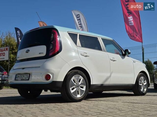 Белый Киа Soul, объемом двигателя 0 л и пробегом 38 тыс. км за 12999 $, фото 14 на Automoto.ua