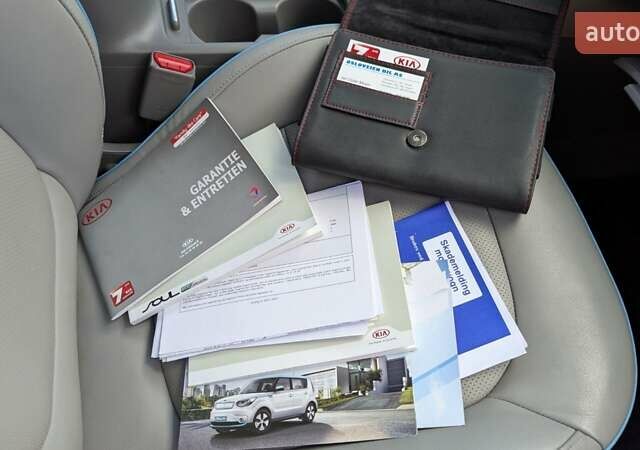 Білий Кіа Soul, об'ємом двигуна 0 л та пробігом 51 тис. км за 11800 $, фото 23 на Automoto.ua
