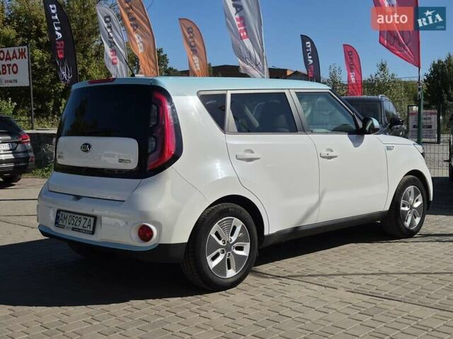 Белый Киа Soul, объемом двигателя 0 л и пробегом 38 тыс. км за 12999 $, фото 12 на Automoto.ua