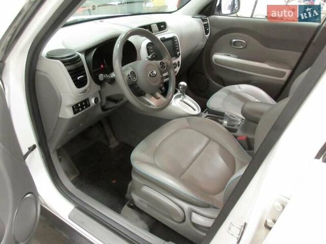 Белый Киа Soul, объемом двигателя 0 л и пробегом 85 тыс. км за 11750 $, фото 11 на Automoto.ua