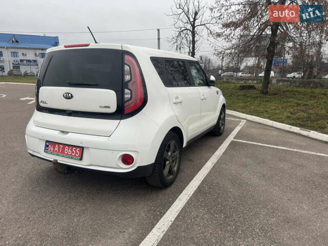 Белый Киа Soul, объемом двигателя 0 л и пробегом 124 тыс. км за 10550 $, фото 17 на Automoto.ua