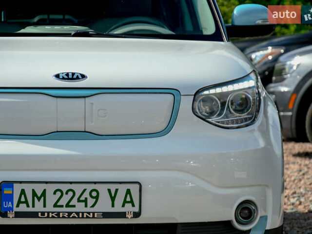 Белый Киа Soul, объемом двигателя 0 л и пробегом 112 тыс. км за 10999 $, фото 4 на Automoto.ua