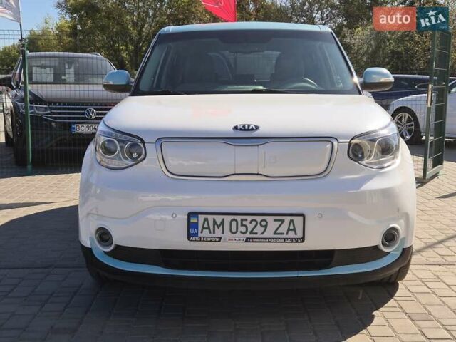 Белый Киа Soul, объемом двигателя 0 л и пробегом 38 тыс. км за 12999 $, фото 4 на Automoto.ua