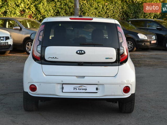 Білий Кіа Soul, об'ємом двигуна 0 л та пробігом 74 тис. км за 11500 $, фото 8 на Automoto.ua