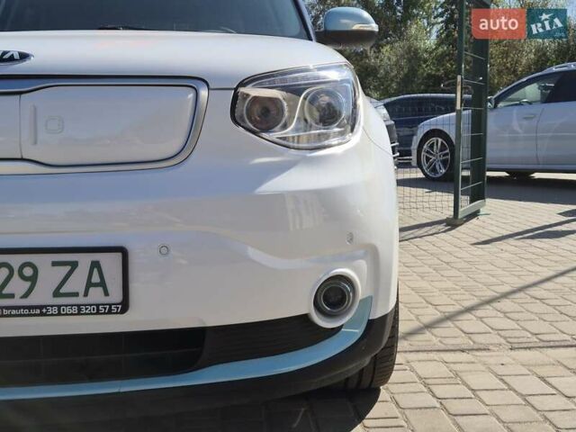 Белый Киа Soul, объемом двигателя 0 л и пробегом 38 тыс. км за 12999 $, фото 6 на Automoto.ua
