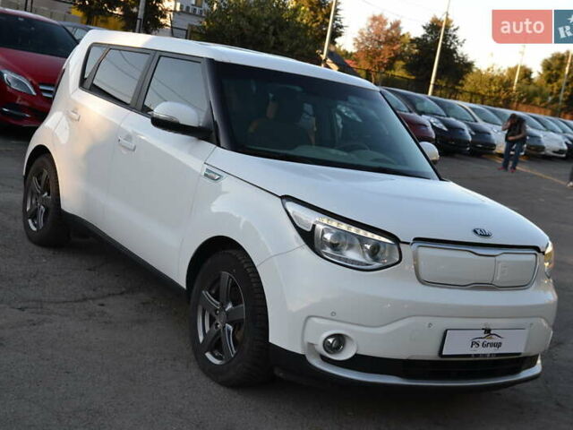 Білий Кіа Soul, об'ємом двигуна 0 л та пробігом 74 тис. км за 11500 $, фото 3 на Automoto.ua