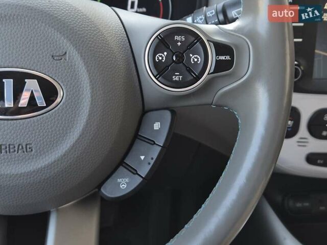 Белый Киа Soul, объемом двигателя 0 л и пробегом 38 тыс. км за 12999 $, фото 43 на Automoto.ua