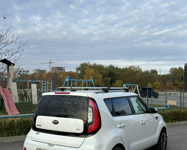 Белый Киа Soul, объемом двигателя 2 л и пробегом 117 тыс. км за 10699 $, фото 9 на Automoto.ua