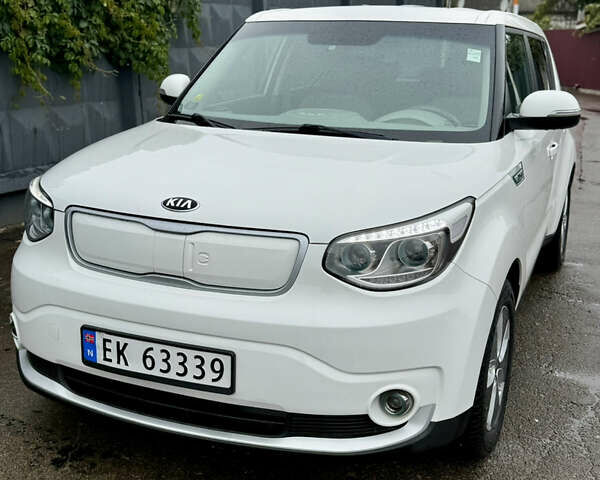 Киа Soul 2018 в Житомире на Automoto.ua Белый Киа Soul, объемом двигателя 0 л и пробегом 90 тыс. км за 11200 $, фото 9 на Automoto.ua