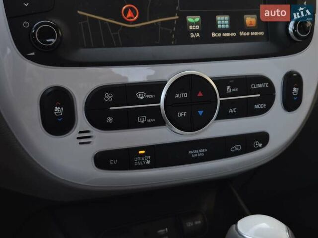 Белый Киа Soul, объемом двигателя 0 л и пробегом 38 тыс. км за 12999 $, фото 50 на Automoto.ua