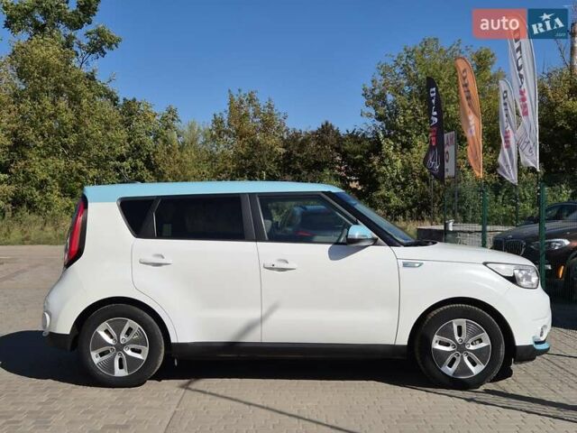 Белый Киа Soul, объемом двигателя 0 л и пробегом 38 тыс. км за 12999 $, фото 21 на Automoto.ua