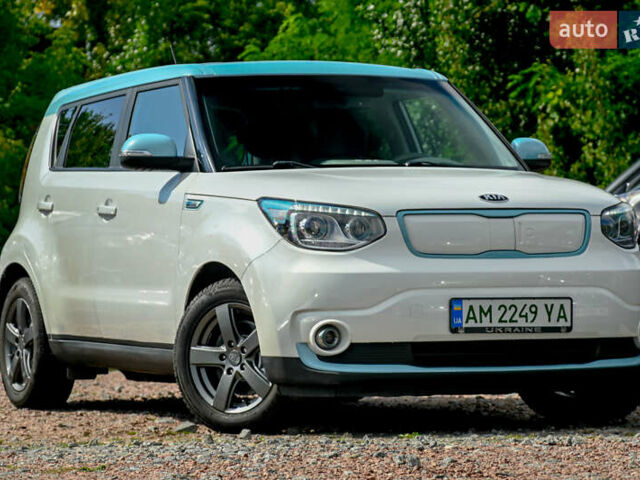 Белый Киа Soul, объемом двигателя 0 л и пробегом 112 тыс. км за 11800 $, фото 1 на Automoto.ua