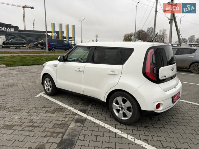 Белый Киа Soul, объемом двигателя 0 л и пробегом 95 тыс. км за 10500 $, фото 9 на Automoto.ua