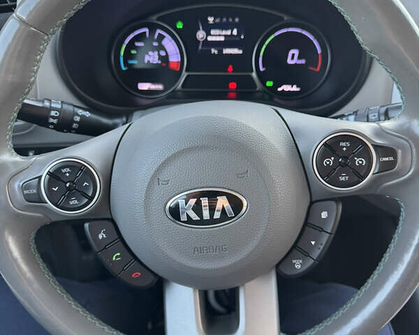 Білий Кіа Soul, об'ємом двигуна 0 л та пробігом 149 тис. км за 10700 $, фото 13 на Automoto.ua