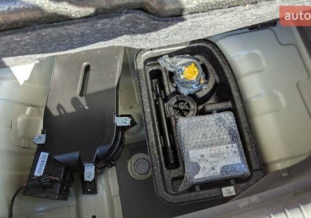 Білий Кіа Soul, об'ємом двигуна 0 л та пробігом 51 тис. км за 11800 $, фото 28 на Automoto.ua