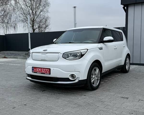 Білий Кіа Soul, об'ємом двигуна 0 л та пробігом 68 тис. км за 11200 $, фото 9 на Automoto.ua