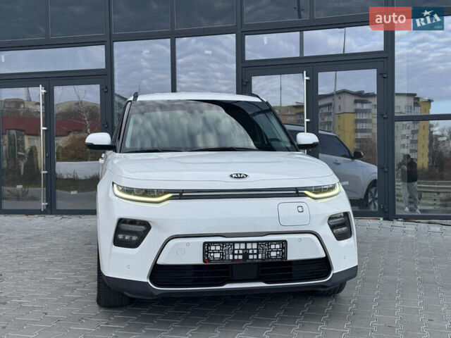 Белый Киа Soul, объемом двигателя 0 л и пробегом 122 тыс. км за 16300 $, фото 7 на Automoto.ua