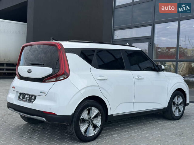 Белый Киа Soul, объемом двигателя 0 л и пробегом 122 тыс. км за 16300 $, фото 21 на Automoto.ua