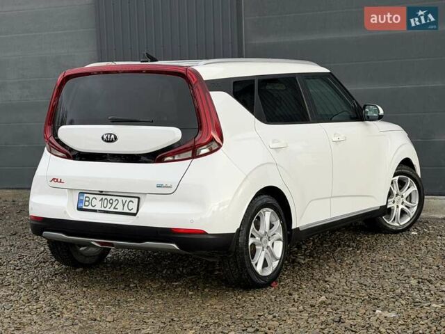 Білий Кіа Soul, об'ємом двигуна 0 л та пробігом 90 тис. км за 16100 $, фото 19 на Automoto.ua