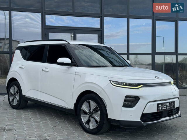 Белый Киа Soul, объемом двигателя 0 л и пробегом 122 тыс. км за 16300 $, фото 9 на Automoto.ua