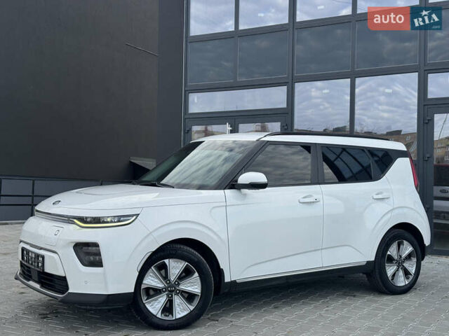 Белый Киа Soul, объемом двигателя 0 л и пробегом 122 тыс. км за 16300 $, фото 6 на Automoto.ua