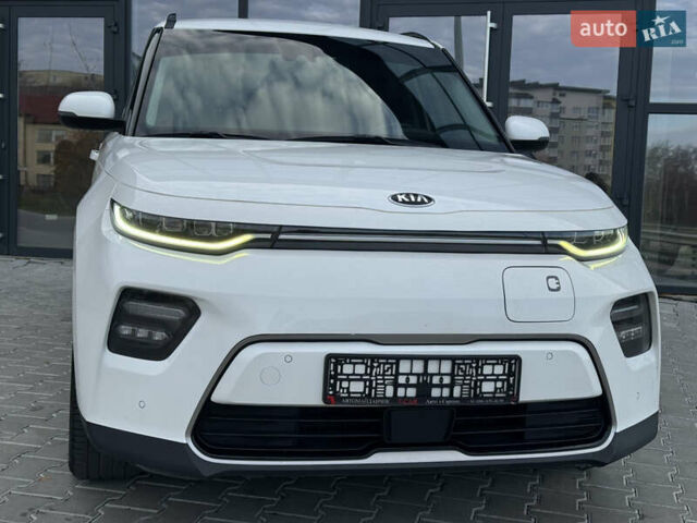 Белый Киа Soul, объемом двигателя 0 л и пробегом 122 тыс. км за 16300 $, фото 14 на Automoto.ua