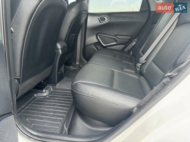 Белый Киа Soul, объемом двигателя 0 л и пробегом 122 тыс. км за 16300 $, фото 43 на Automoto.ua