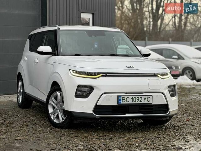 Білий Кіа Soul, об'ємом двигуна 0 л та пробігом 90 тис. км за 16100 $, фото 2 на Automoto.ua