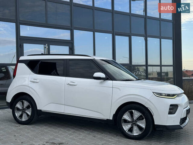 Белый Киа Soul, объемом двигателя 0 л и пробегом 122 тыс. км за 16300 $, фото 11 на Automoto.ua