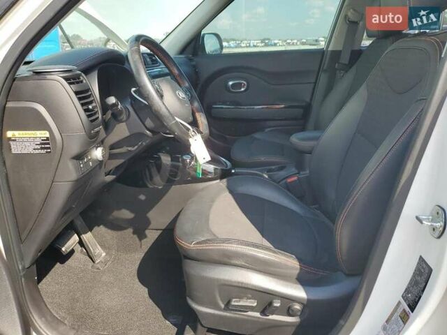 Белый Киа Soul, объемом двигателя 1.6 л и пробегом 30 тыс. км за 2700 $, фото 6 на Automoto.ua