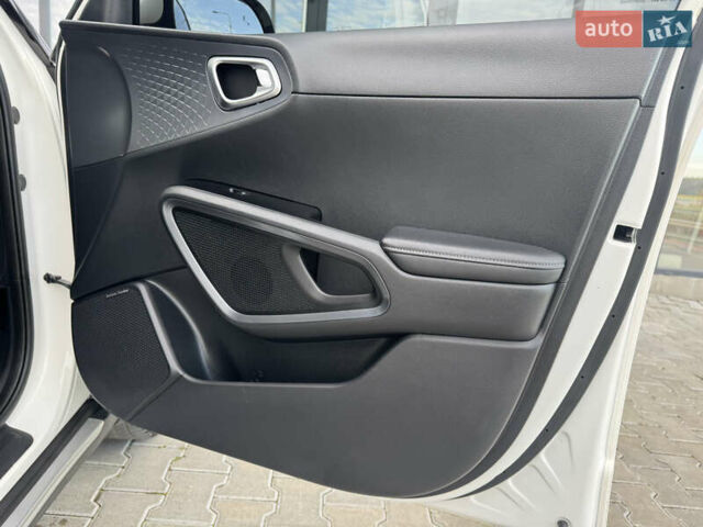 Белый Киа Soul, объемом двигателя 0 л и пробегом 122 тыс. км за 16300 $, фото 46 на Automoto.ua