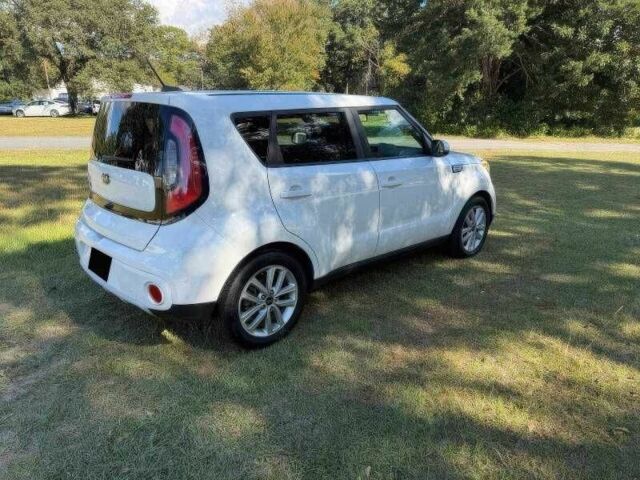 Белый Киа Soul, объемом двигателя 2 л и пробегом 87 тыс. км за 8900 $, фото 3 на Automoto.ua