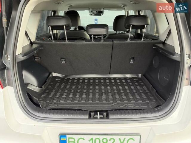 Білий Кіа Soul, об'ємом двигуна 0 л та пробігом 90 тис. км за 16100 $, фото 24 на Automoto.ua