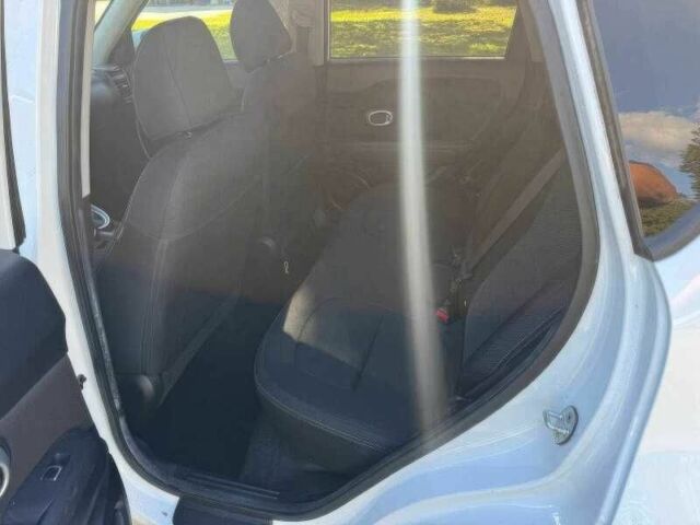 Белый Киа Soul, объемом двигателя 2 л и пробегом 87 тыс. км за 8900 $, фото 8 на Automoto.ua