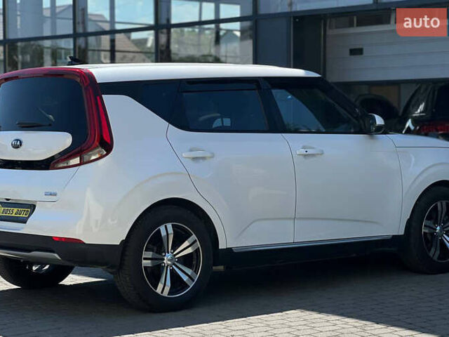 Белый Киа Soul, объемом двигателя 0 л и пробегом 73 тыс. км за 17400 $, фото 1 на Automoto.ua