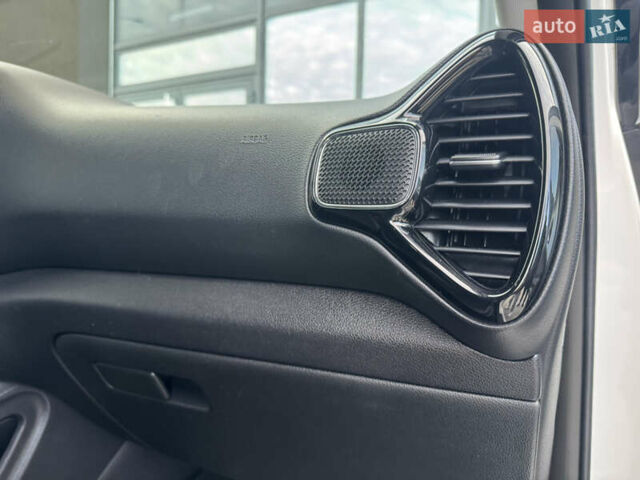 Белый Киа Soul, объемом двигателя 0 л и пробегом 122 тыс. км за 16300 $, фото 52 на Automoto.ua