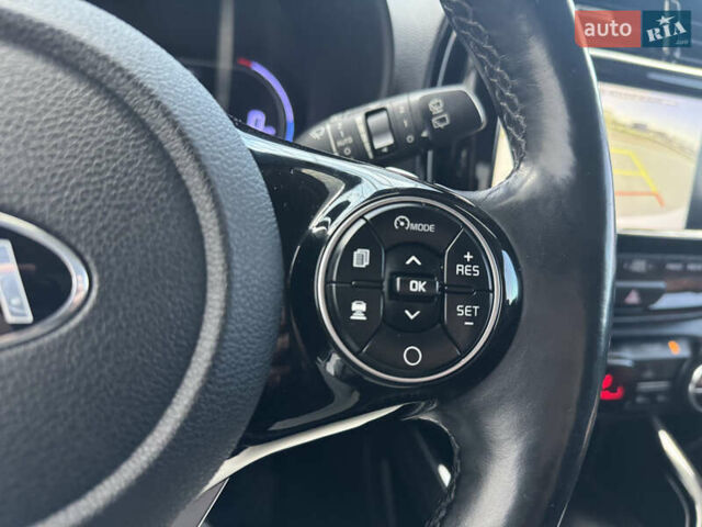 Белый Киа Soul, объемом двигателя 0 л и пробегом 122 тыс. км за 16300 $, фото 68 на Automoto.ua