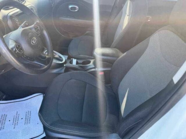 Белый Киа Soul, объемом двигателя 2 л и пробегом 87 тыс. км за 8900 $, фото 7 на Automoto.ua